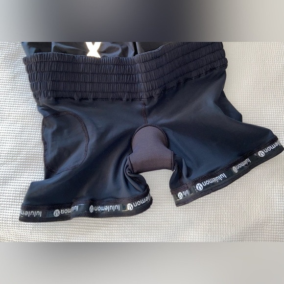 Women’s LULULEMON ATHLETICA Light Up skort size 6 - Picture 8 of 16